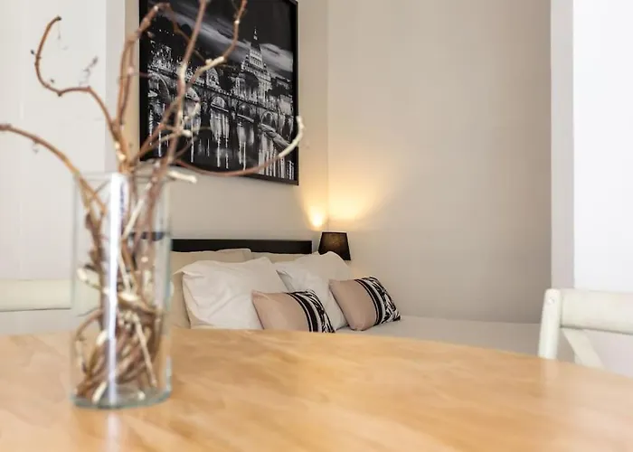 Apartament Myrentalinn - - Trastevere Arch