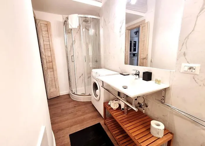 Myrentalinn - - Trastevere Arch * Rzym